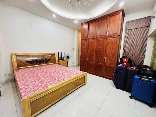 Bán nhà 5 tầng 100 m² tại Đường Trần Hưng Đạo, Phường Bến Thành, Quận 1, Hồ Chí Minh